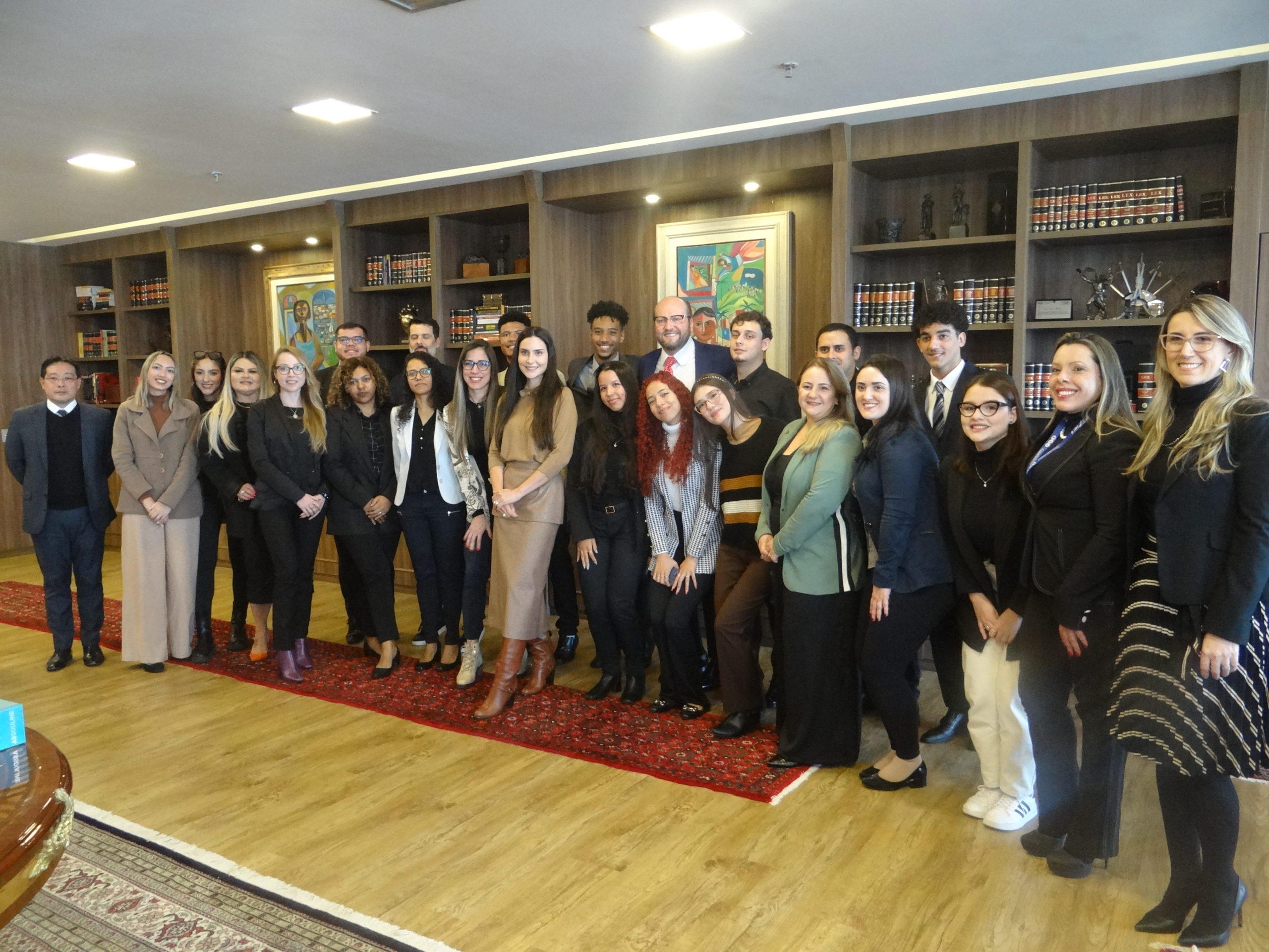 alunos direito fsa visitam escritorio nelson willians advogados scaled 1